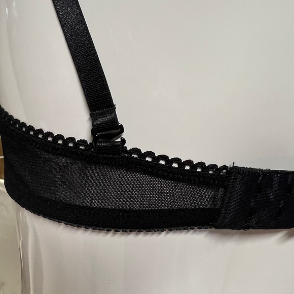 VGUC convertible bra with sequined adornments - Picture 3 of 3